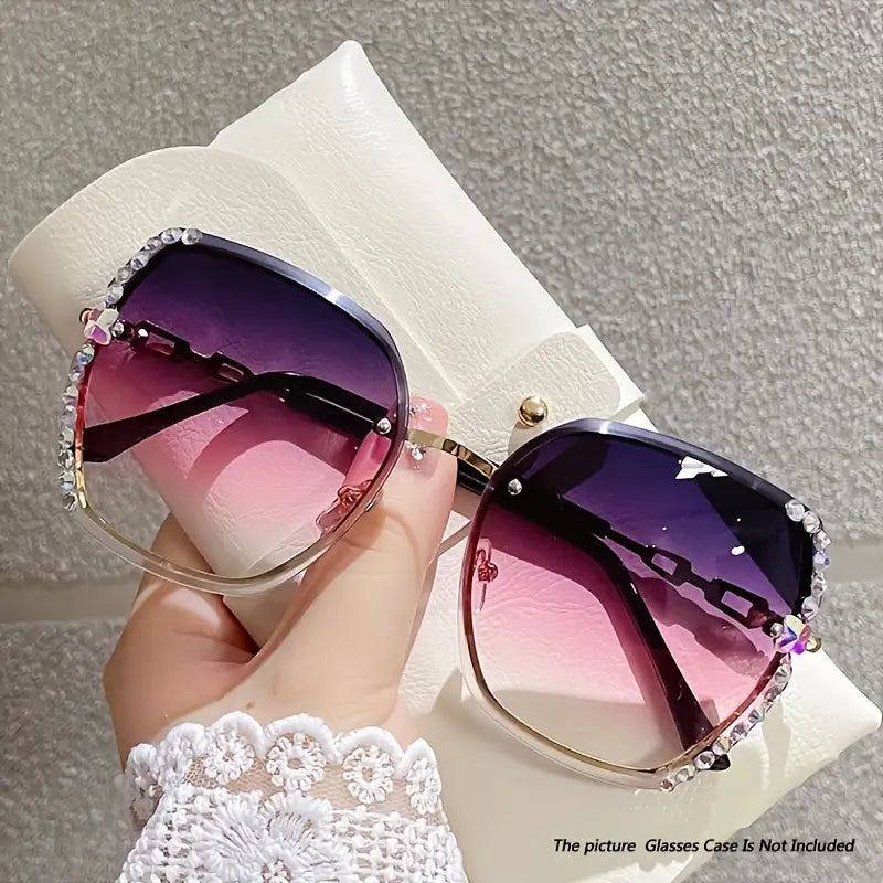 Celebrity Diamond Sunglasses ( 4.9 ⭐⭐⭐⭐⭐ Reviews )